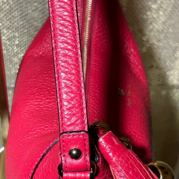 Kate Spade NY Red Pebbled Leather Hobo Bag w/Gold Keychain 15” x 11” x 3” EUC - Picture 9 of 14